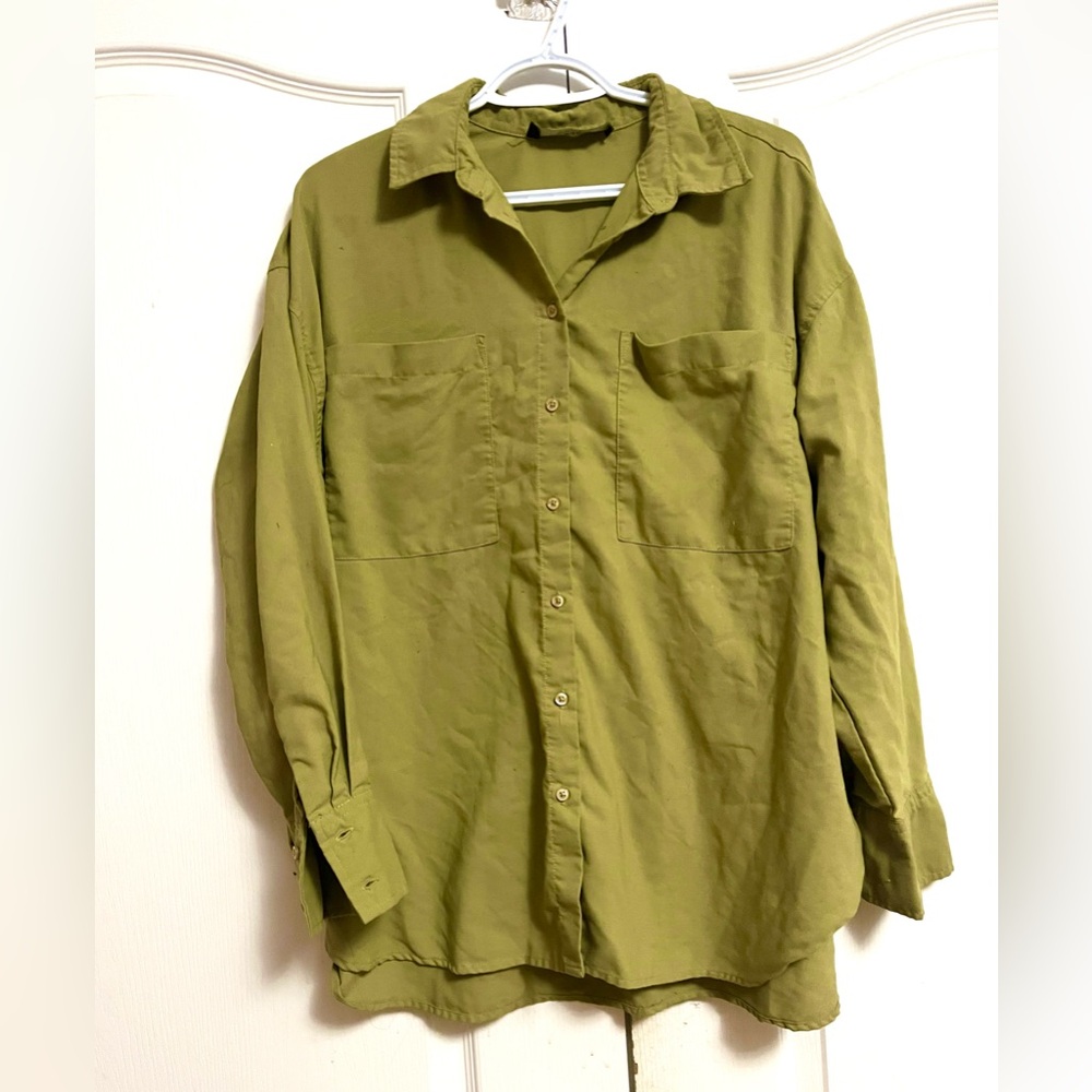 NWOT Primark Green Women’s Button-Up Shirt